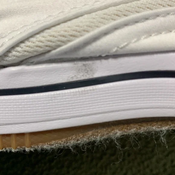 GUC Keds white shoes.  Size 8.5 - Picture 9 of 12